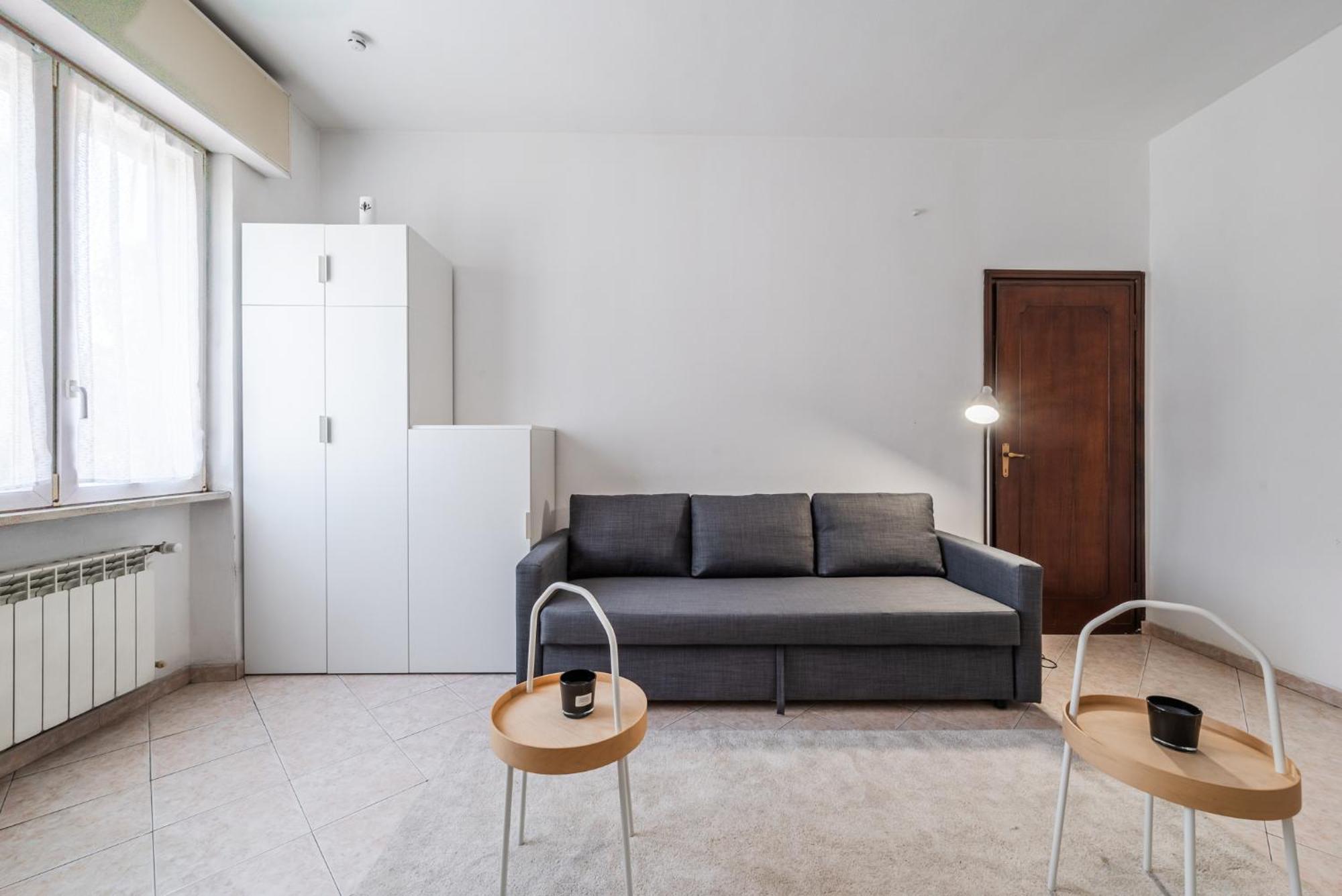 Roma 23, Smartstay Роцано Екстериор снимка