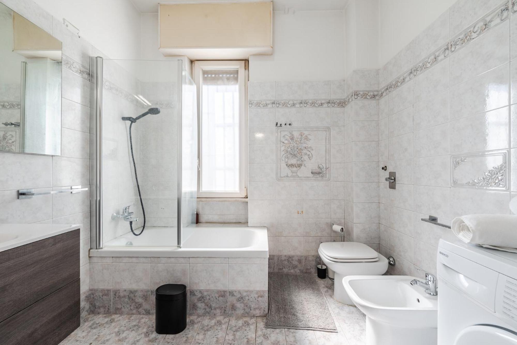 Roma 23, Smartstay Роцано Екстериор снимка