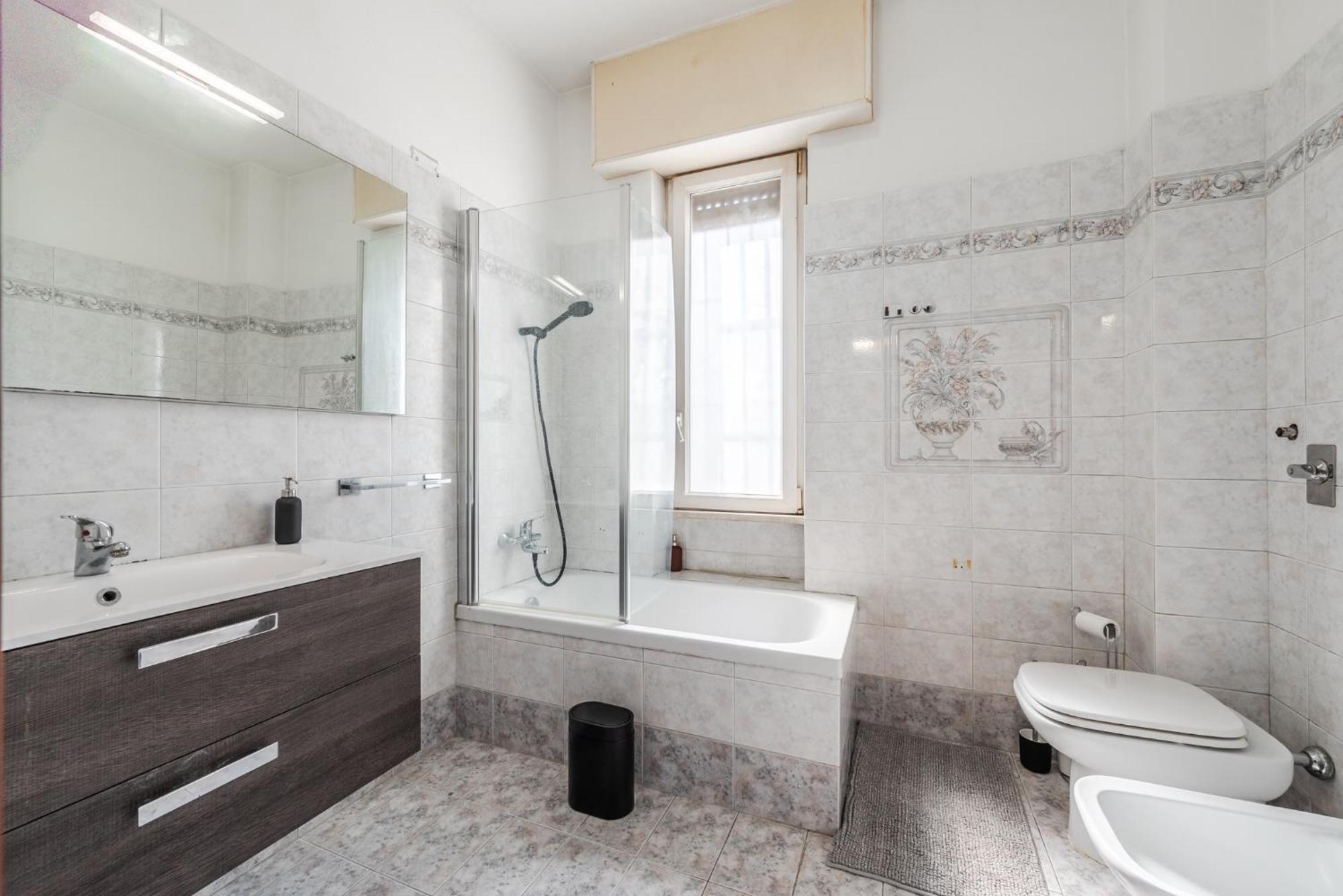Roma 23, Smartstay Роцано Екстериор снимка