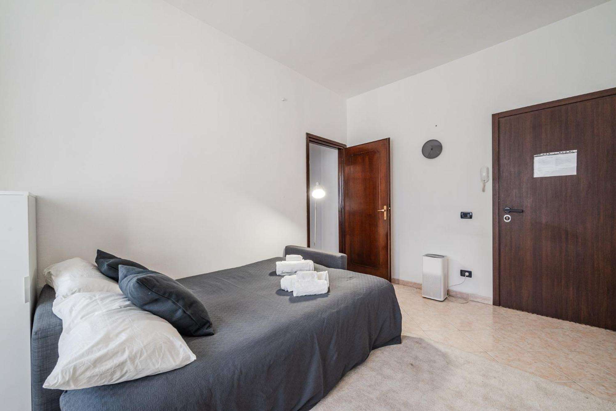 Roma 23, Smartstay Роцано Екстериор снимка