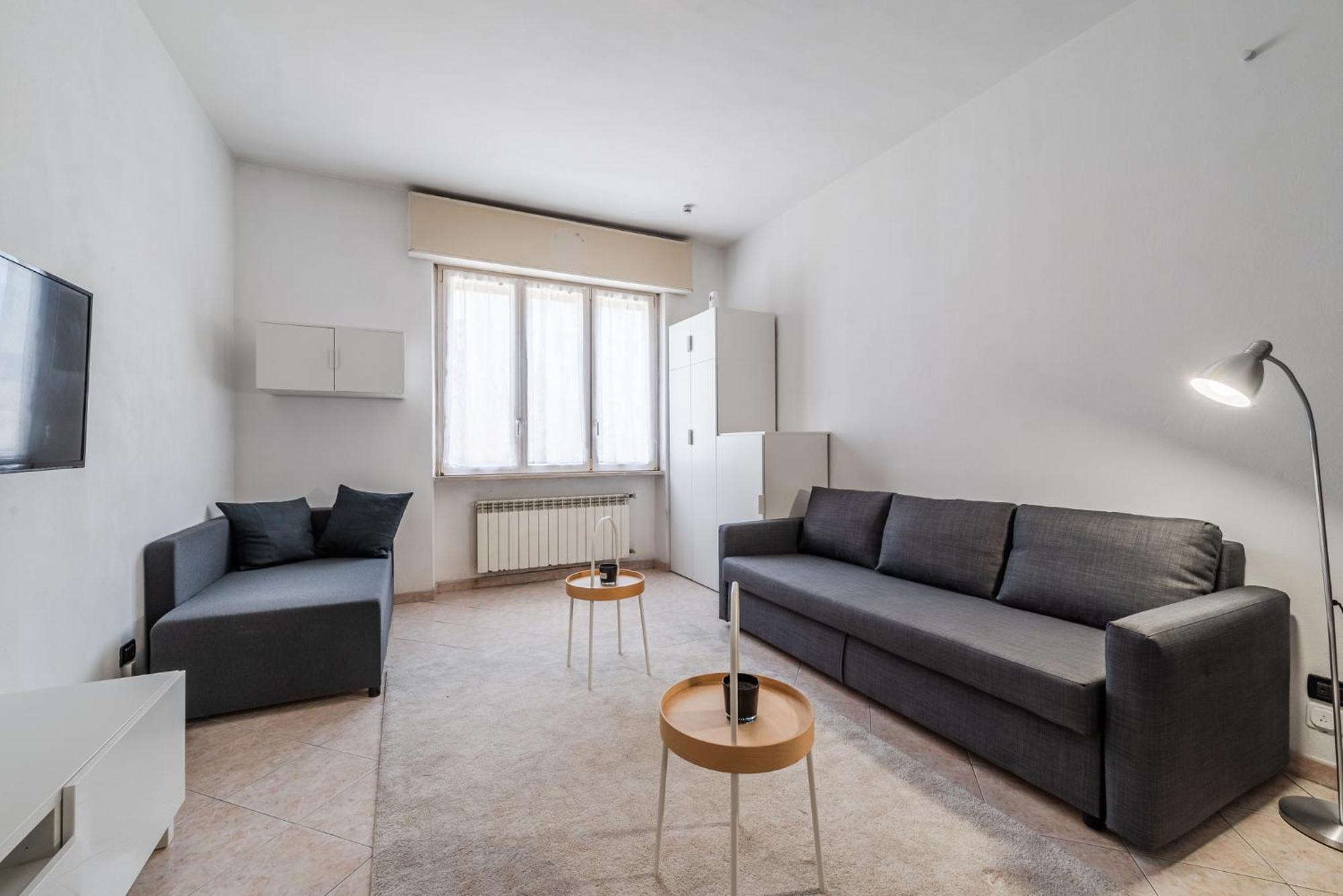 Roma 23, Smartstay Роцано Екстериор снимка