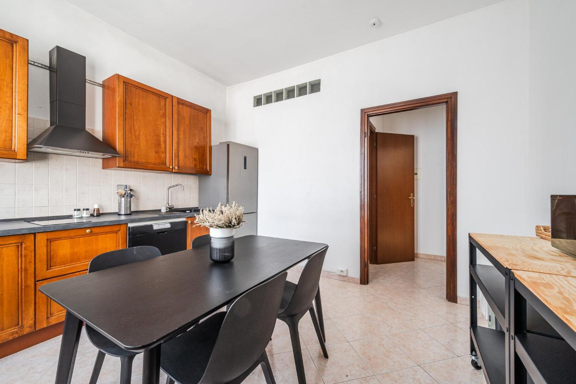 Roma 23, Smartstay Роцано Екстериор снимка