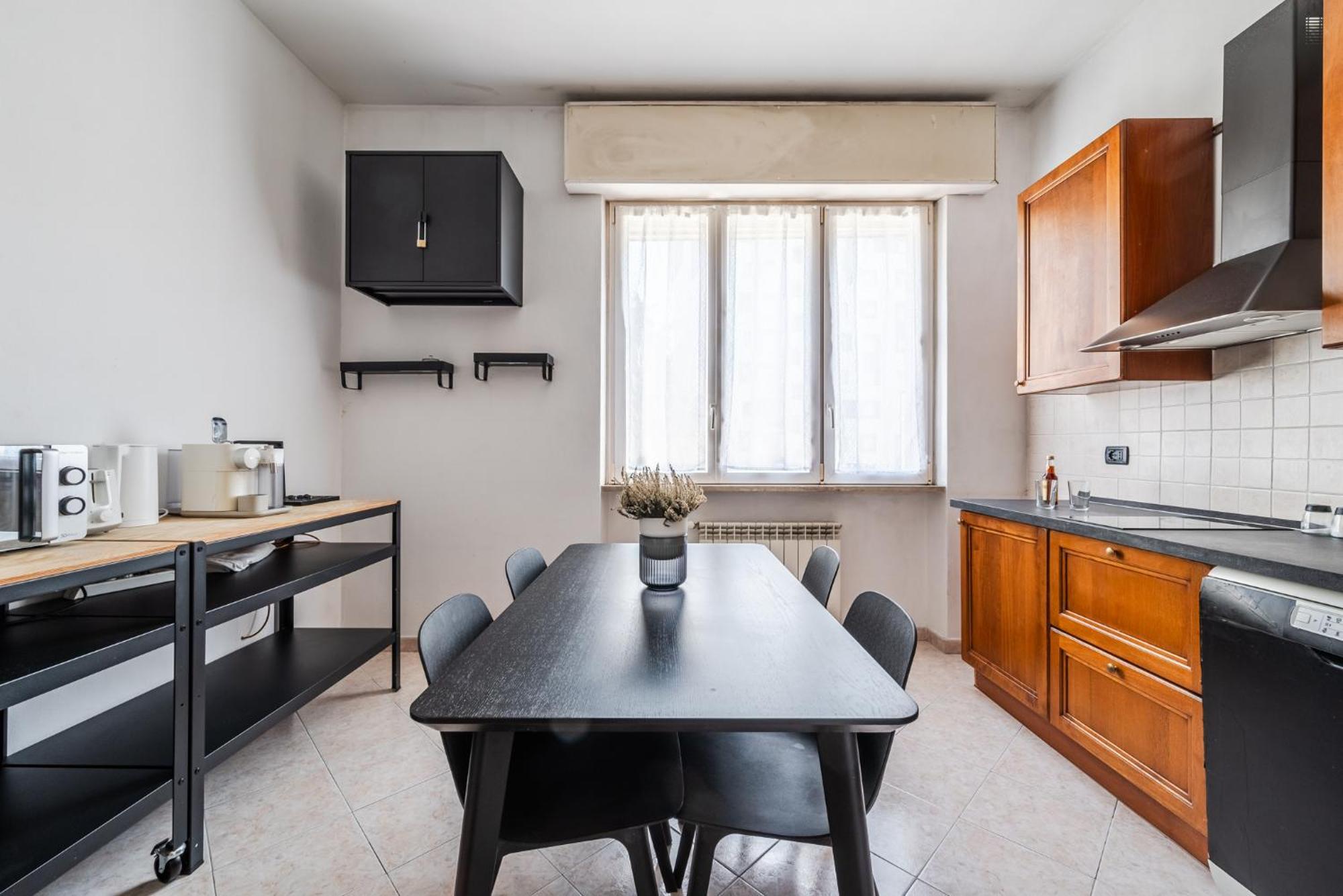 Roma 23, Smartstay Роцано Екстериор снимка