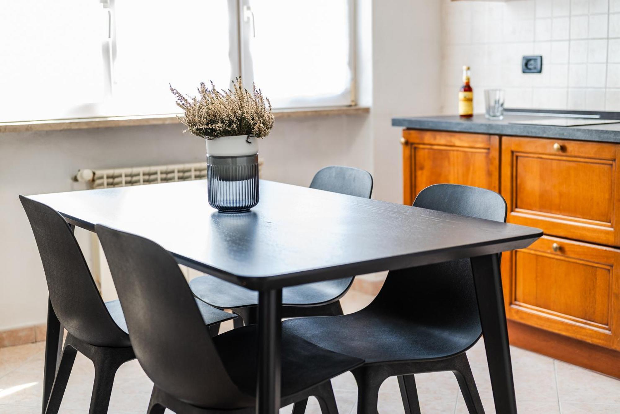 Roma 23, Smartstay Роцано Екстериор снимка