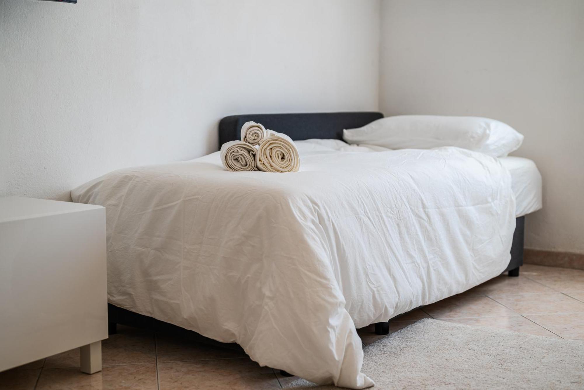 Roma 23, Smartstay Роцано Екстериор снимка