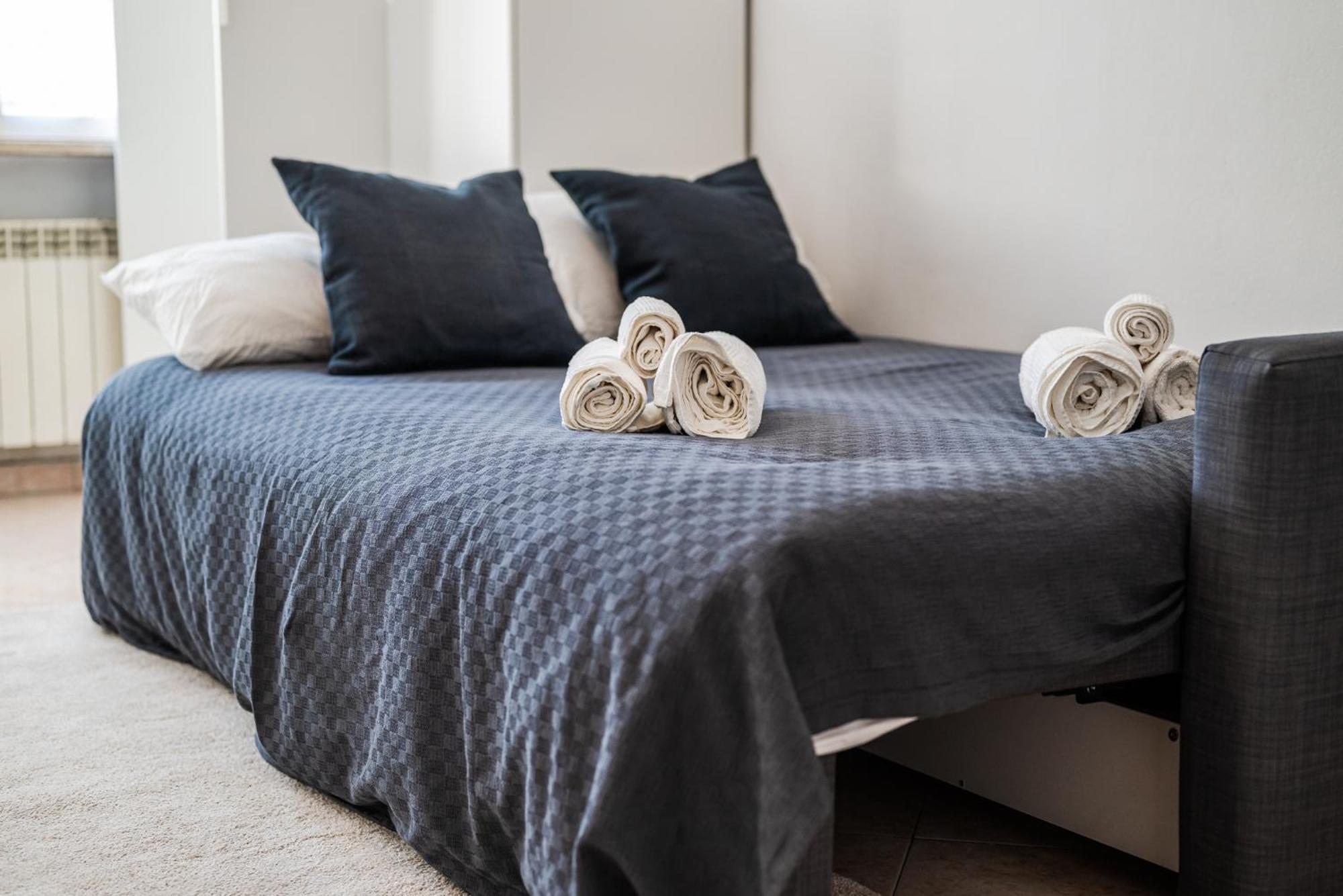 Roma 23, Smartstay Роцано Екстериор снимка