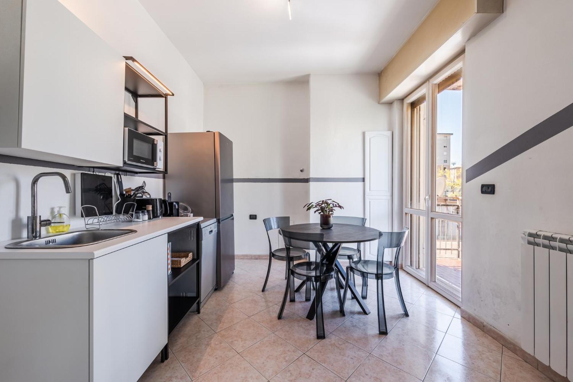 Roma 23, Smartstay Роцано Екстериор снимка